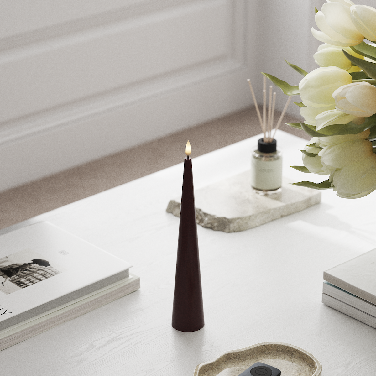 Deluxe Homeart Kegle lys D 5 x H 28 cm Bordeaux LED Keglelys 1