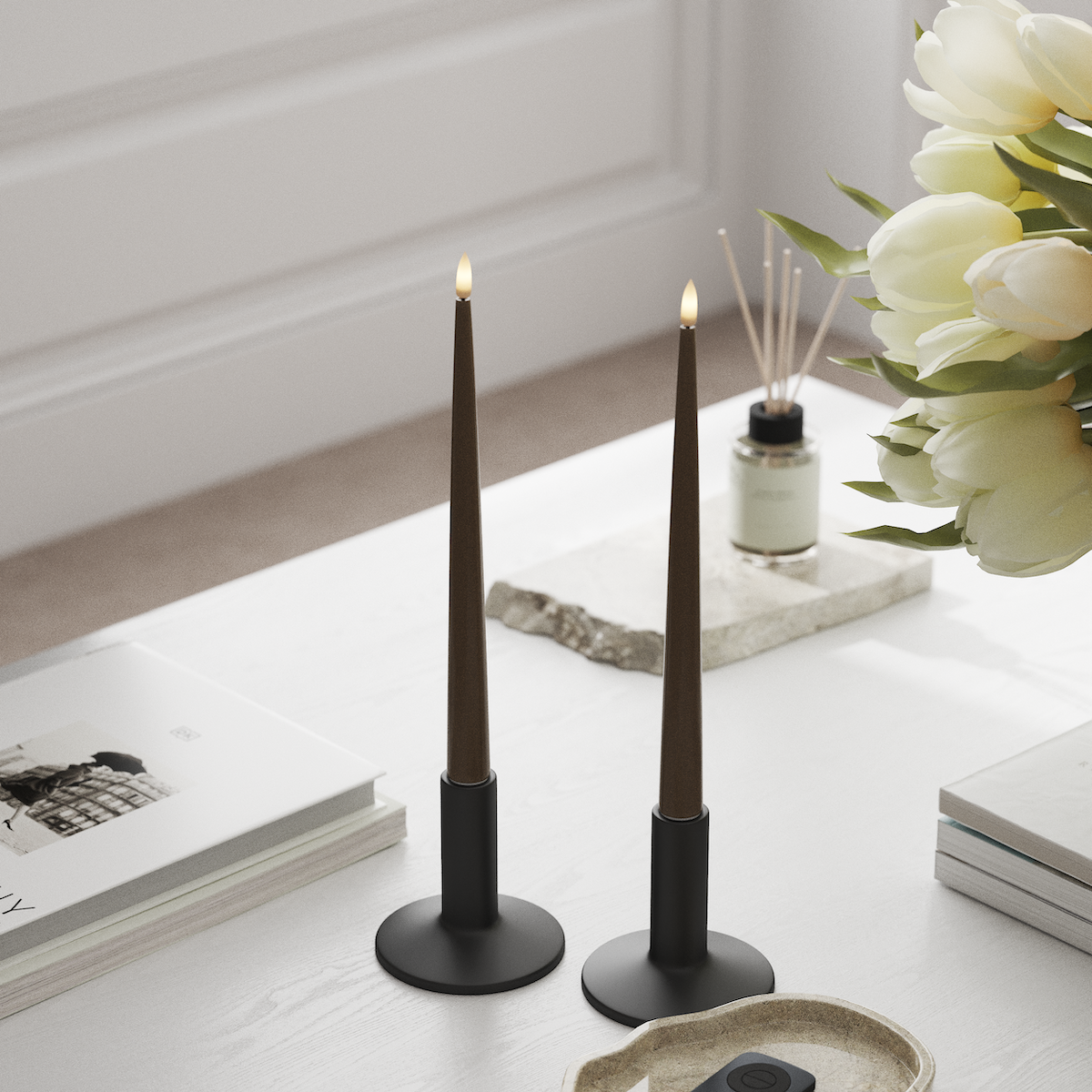 Deluxe Homeart LED světlo na svíčku s lakem, 2 kusy 28 cm Karamelová LED světlo na svíčku 1