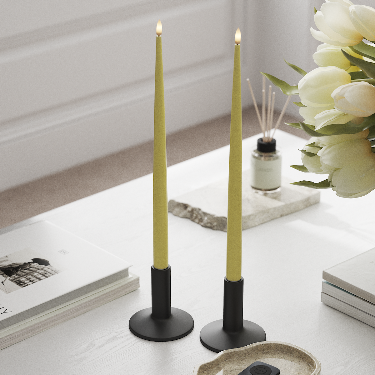 Deluxe Homeart LED světlo na svíčku s lakem, 2 ks 38 cm Světle žlutá LED světlo na svíčku 1